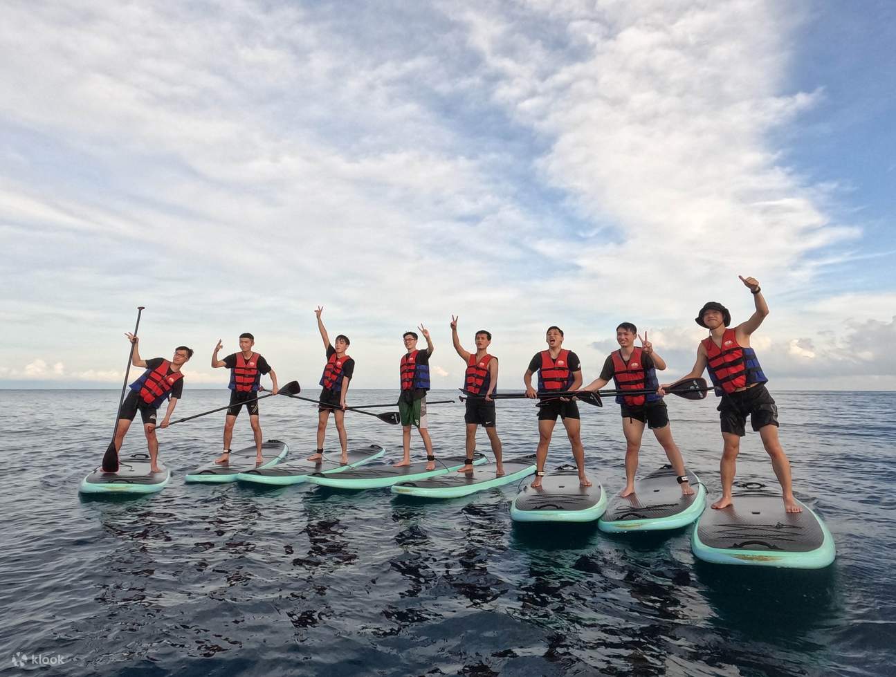 Chèo ván đứng SUP ở Tiểu Lưu Cầu